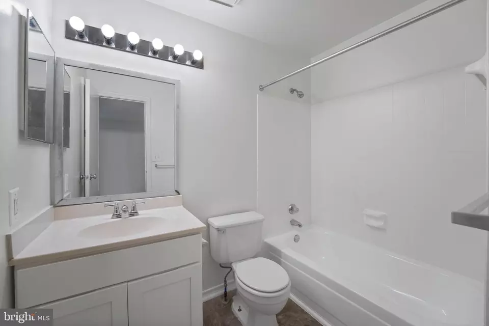  18504 Boysenberry Dr #165-95, Gaithersburg, MD 20879 photo 16