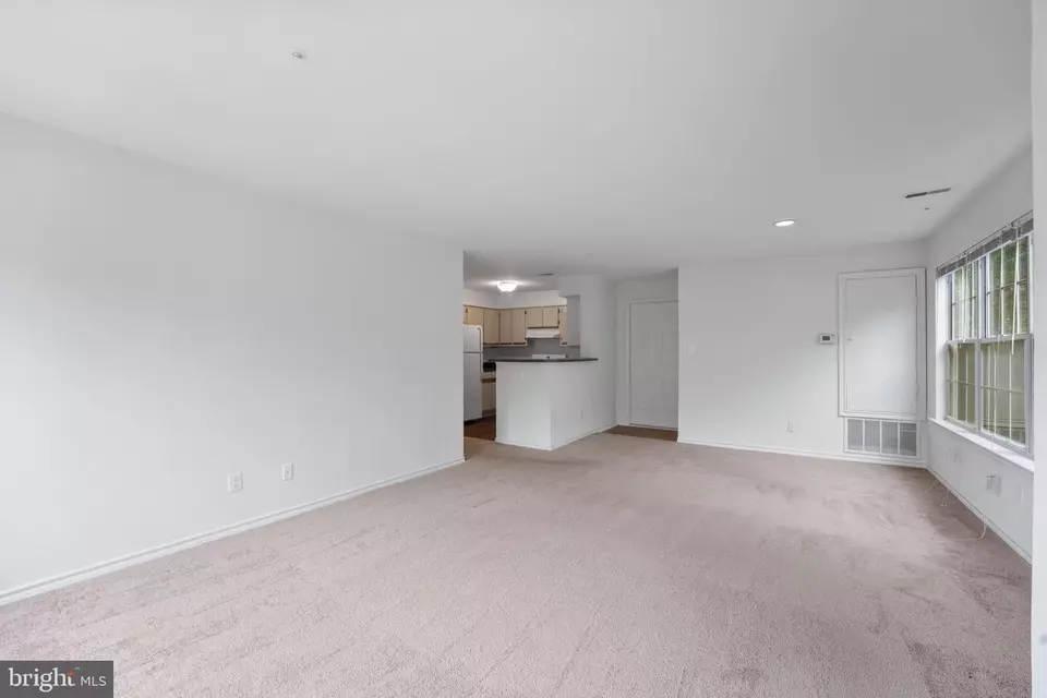  18504 Boysenberry Dr #165-95, Gaithersburg, MD 20879 photo 5