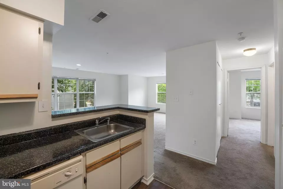  18504 Boysenberry Dr #165-95, Gaithersburg, MD 20879 photo 6