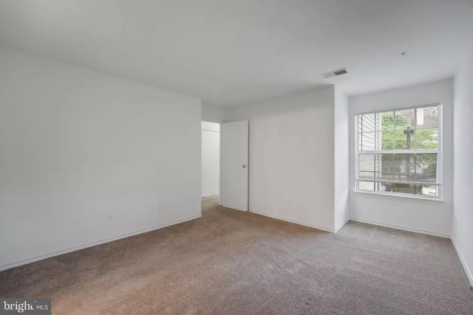  18504 Boysenberry Dr #165-95, Gaithersburg, MD 20879 photo 19