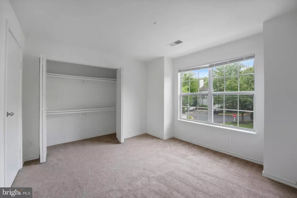  18504 Boysenberry Dr #165-95, Gaithersburg, MD 20879 photo 10