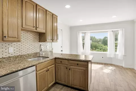 12608 Garden Gate Rd, Silver Spring, MD 20902 photo 10