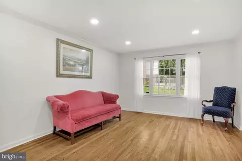 12608 Garden Gate Rd, Silver Spring, MD 20902 photo 4