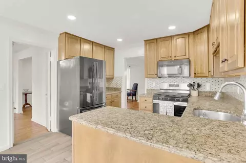 12608 Garden Gate Rd, Silver Spring, MD 20902 photo 9
