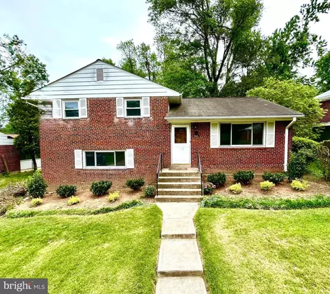 12115 Hunters Ln, Rockville, MD 20852