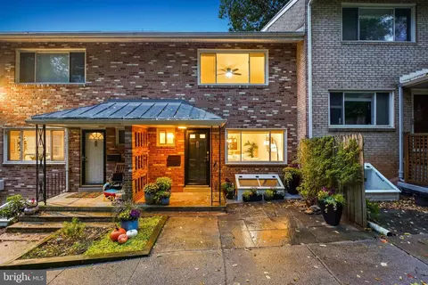 652 Kennebec Ave #2, Takoma Park, MD 20912