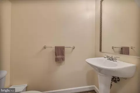 Entry Way - 3334 Castle Ridge Cir #8, Silver Spring, MD 20904 photo 3 of 4