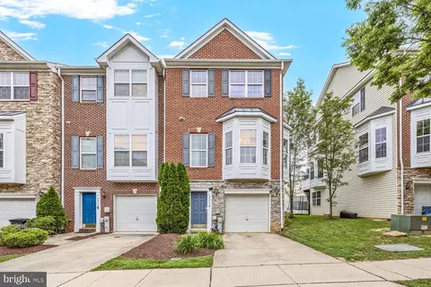 3334 Castle Ridge Cir #8, Silver Spring, MD 20904