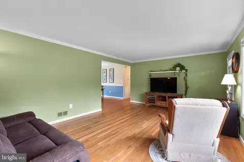 2424 Seibel Dr, Silver Spring, MD 20905 photo 5