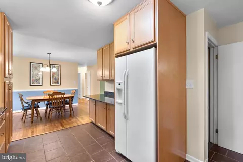 2424 Seibel Dr, Silver Spring, MD 20905 photo 13