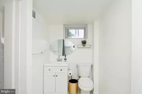Bath - 12408 Goodhill Rd, Silver Spring, MD 20906 photo 3 of 4