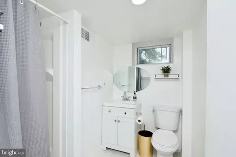 Bath - 12408 Goodhill Rd, Silver Spring, MD 20906 photo 4 of 4