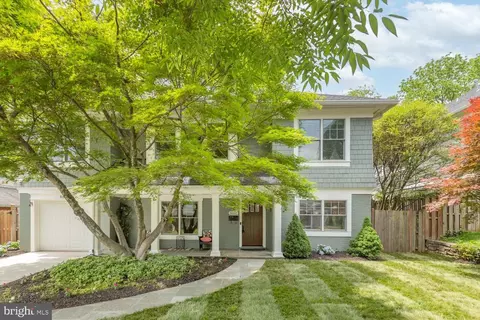 8602 Woodbrook Ln, Chevy Chase, MD 20815