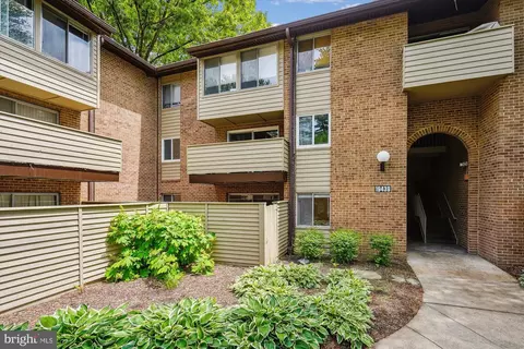 19439 Brassie Pl #101, Montgomery Village, MD 20886