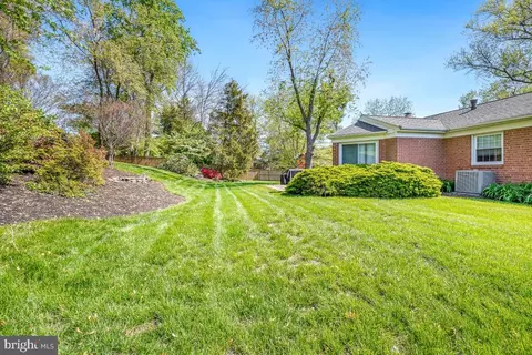 Exterior - 2003 Stratton Dr, Potomac, MD 20854 photo 10 of 12
