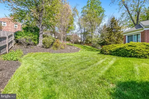 Exterior - 2003 Stratton Dr, Potomac, MD 20854 photo 5 of 12