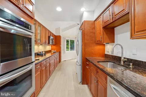 Kitchen - 2003 Stratton Dr, Potomac, MD 20854 photo 3 of 4