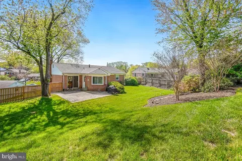 Exterior - 2003 Stratton Dr, Potomac, MD 20854 photo 7 of 12