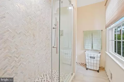 Bath - 2003 Stratton Dr, Potomac, MD 20854 photo 3 of 4