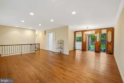Living - 2003 Stratton Dr, Potomac, MD 20854 photo 5 of 8