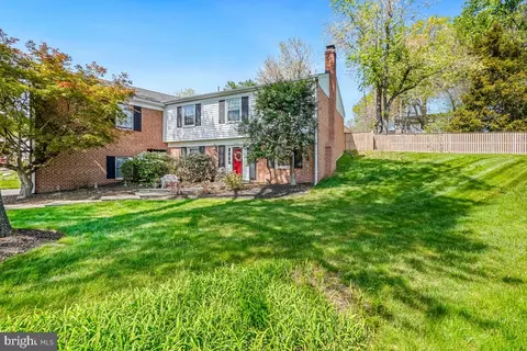 Exterior - 2003 Stratton Dr, Potomac, MD 20854 photo 4 of 12