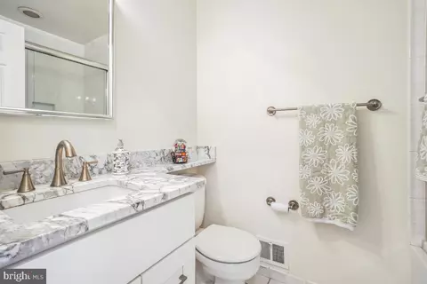 Bath - 2003 Stratton Dr, Potomac, MD 20854 photo 4 of 4