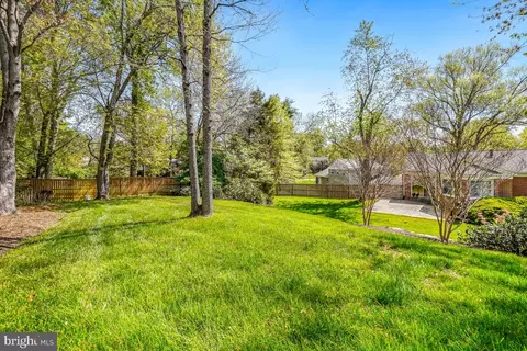 Exterior - 2003 Stratton Dr, Potomac, MD 20854 photo 8 of 12