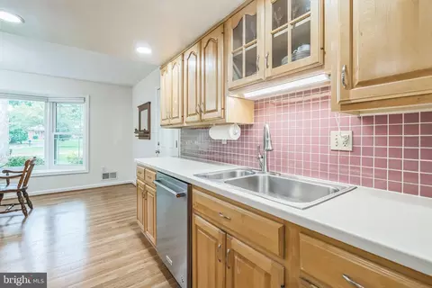 5 Kings House Ct, Silver Spring, MD 20905 photo 5