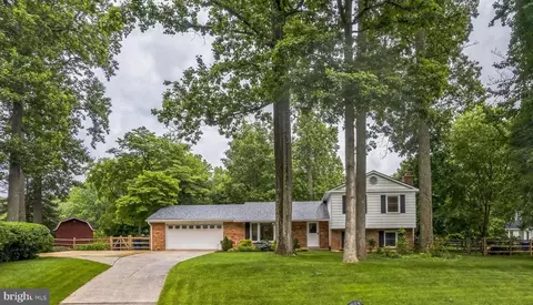5 Kings House Ct, Silver Spring, MD 20905