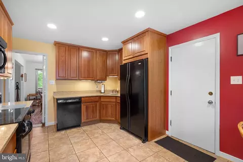1007 La Grande Rd, Silver Spring, MD 20903 photo 8