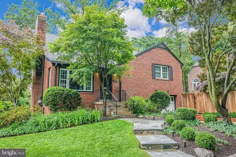 600 Saint Andrews Ln, Silver Spring, MD 20901