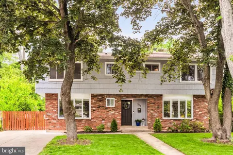 308 Meadow Hall Dr, Rockville, MD 20851