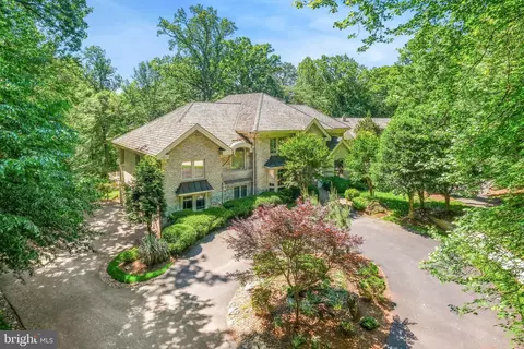 7005 Natelli Woods Ln, Bethesda, MD 20817