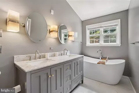 Bath - 14206 Plum Run Way, Silver Spring, MD 20906 photo 2 of 4
