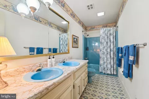 Bath - 15320 Durant St, Silver Spring, MD 20905 photo 2 of 3