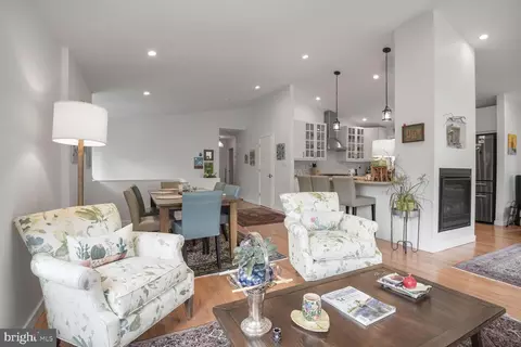 6322 Walhonding Rd, Bethesda, MD 20816