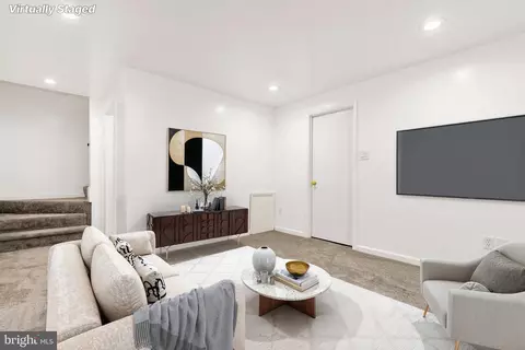 Living - 15013 Dinsdale Dr, Silver Spring, MD 20906 photo 6 of 7