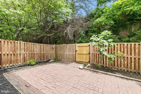 Exterior - 15013 Dinsdale Dr, Silver Spring, MD 20906 photo 2 of 5