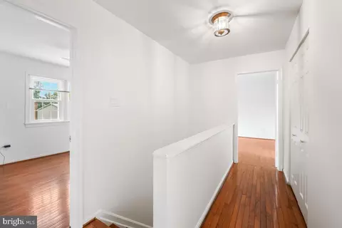 Entry Way - 2224 Blue Valley Dr, Silver Spring, MD 20904 photo 2 of 4