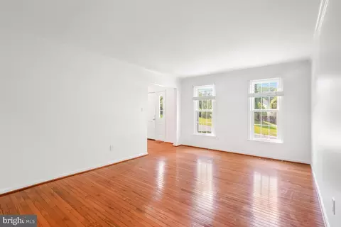Living - 2224 Blue Valley Dr, Silver Spring, MD 20904 photo 2 of 6