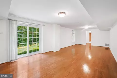 Living - 2224 Blue Valley Dr, Silver Spring, MD 20904 photo 6 of 6