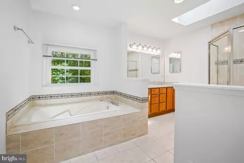 Bath - 2224 Blue Valley Dr, Silver Spring, MD 20904 photo 1 of 5