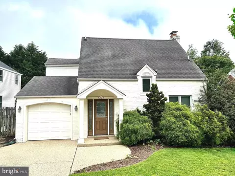 4828 Leland St, Chevy Chase, MD 20815