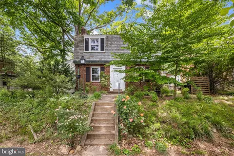 7306 Wildwood Dr, Takoma Park, MD 20912