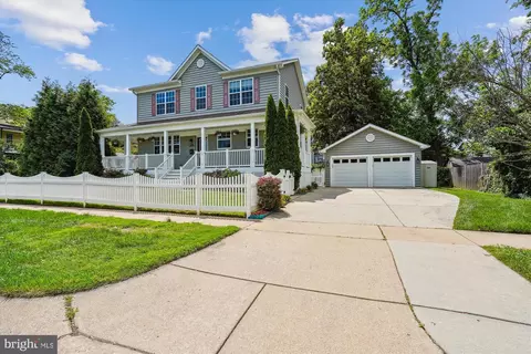 6500 Lone Oak Dr, Bethesda, MD 20817