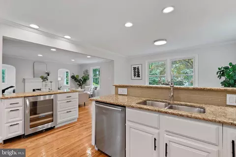 100 Parkside Rd, Silver Spring, MD 20910 photo 12