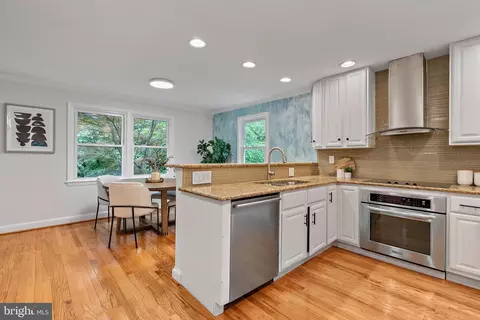 100 Parkside Rd, Silver Spring, MD 20910 photo 9