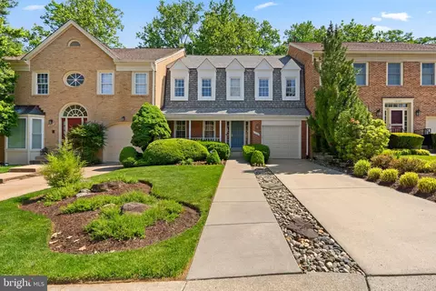 12125 Gatewater Dr, Potomac, MD 20854