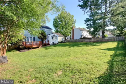 Exterior - 813 Pointer Ridge Dr, Gaithersburg, MD 20878 photo 7 of 8