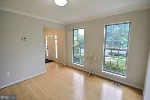 Living - 813 Pointer Ridge Dr, Gaithersburg, MD 20878 photo 4 of 4